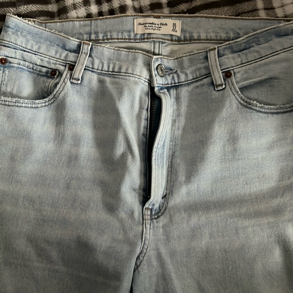 Abercrombie and Fitch the ankle straight ultra high rise jean - Picture 1 of 2